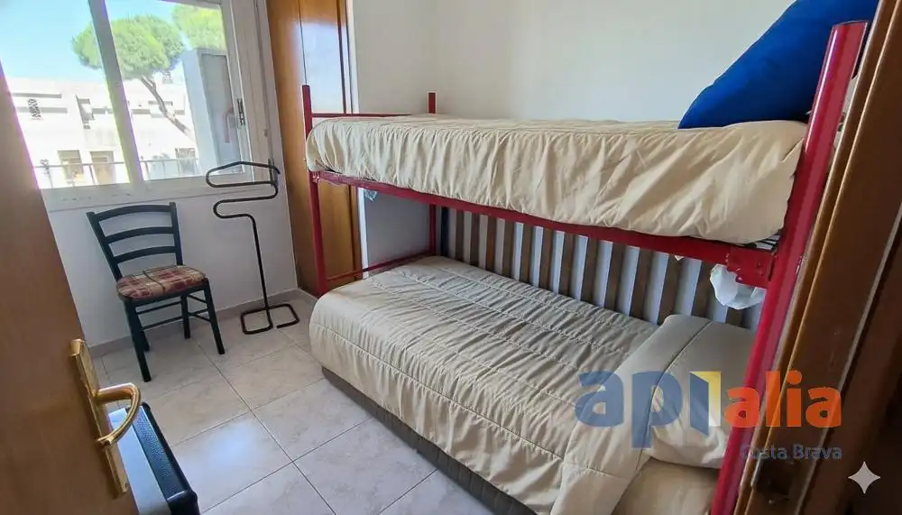 Habitación de Dúplex en venta en Castell d'Aro, Platja d'Aro i s'Agaró con Calefacción, Terraza y Amueblado