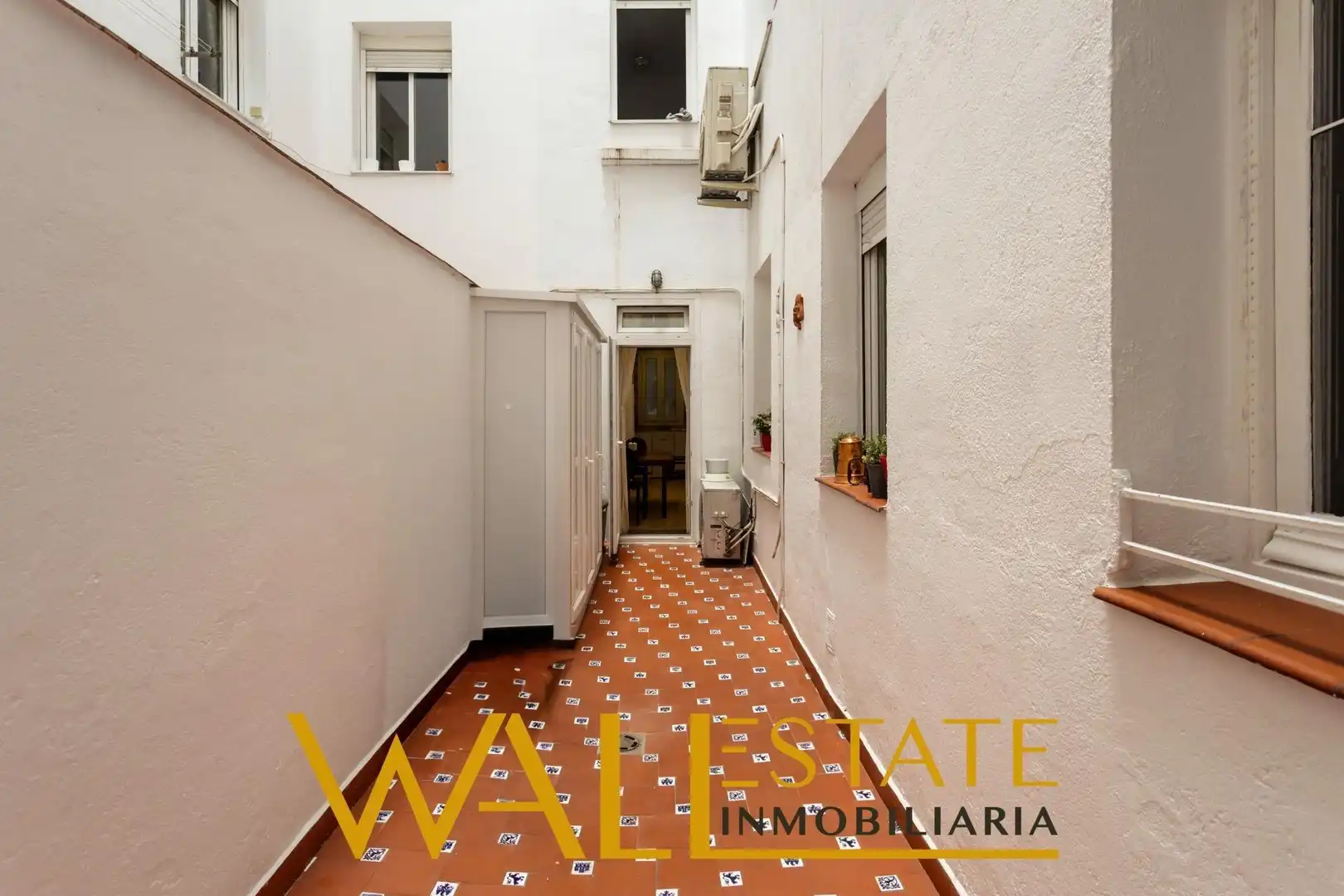 Vista exterior de Planta baja en venta en Madrid con Aire acondicionado y Calefacción
