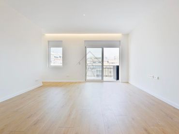 Appartamento con balcone in vendita a Carrer COMTE D'URGELL