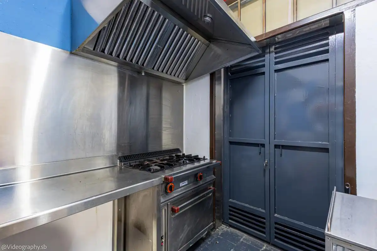 Cuina de Casa adosada en venda en Valdepeñas amb Aire condicionat, Calefacció i Terrassa