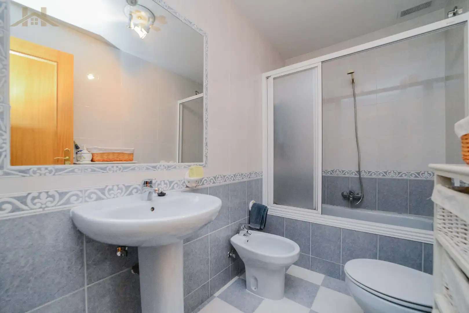 Baño de Casa adosada en venta en San Martín de Valdeiglesias con Calefacción y Jardín privado