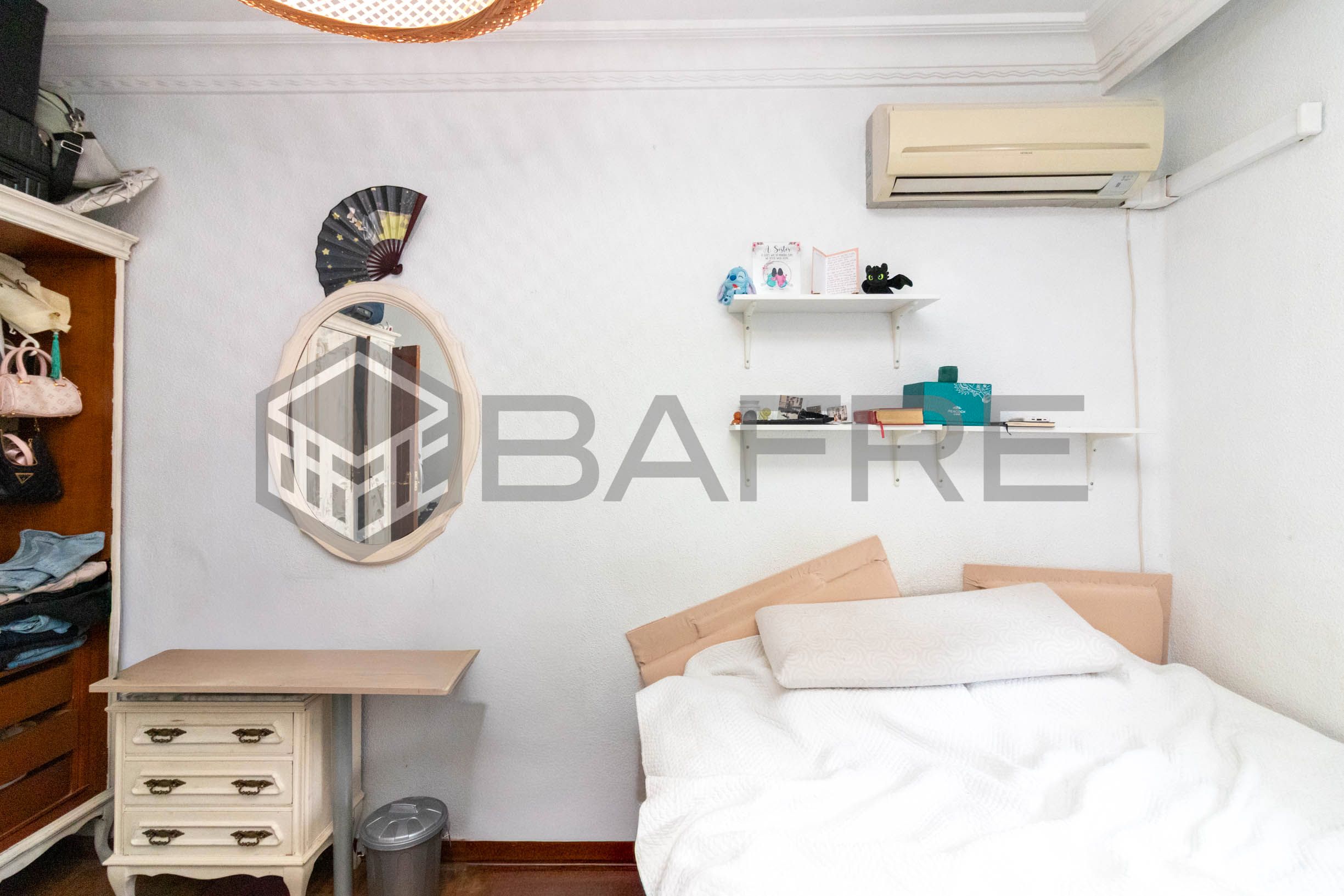 Habitación de Piso en venta en  Madrid Capital con Calefacción, Parquet y Terraza