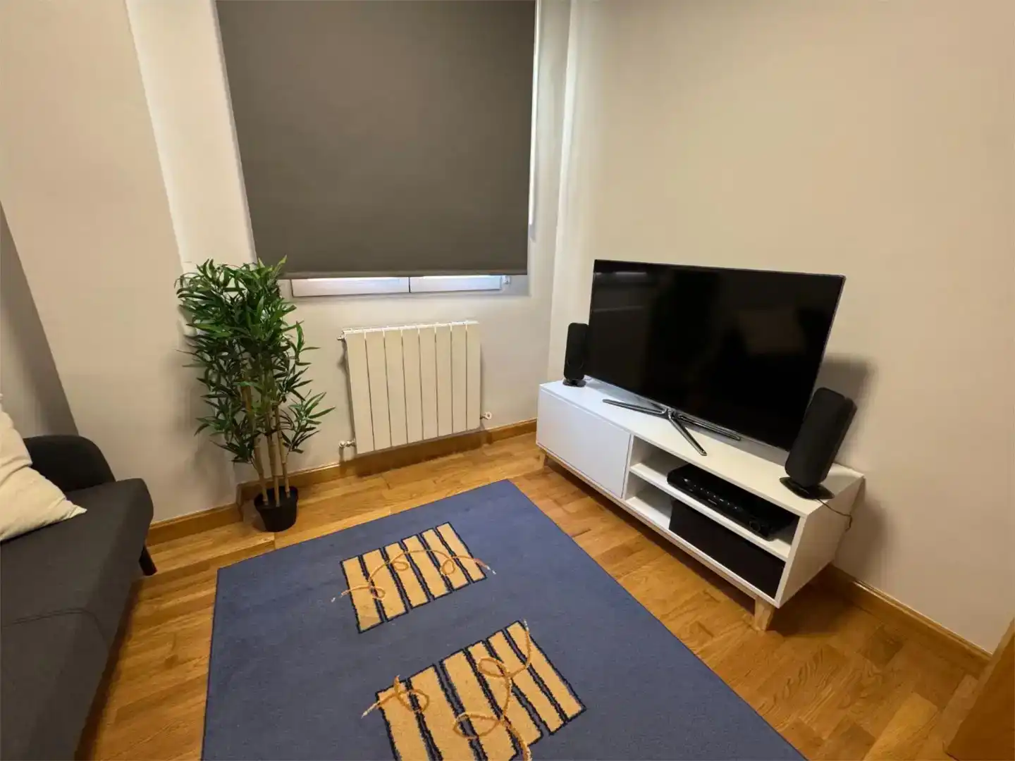 Sala de estar de Piso para compartir en  Logroño con Parquet y Amueblado