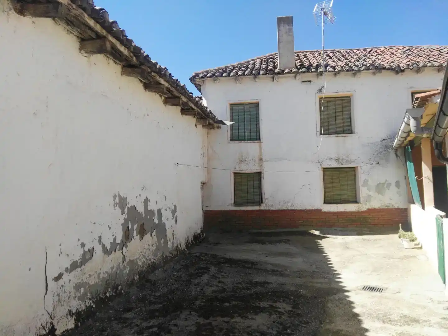 Vista exterior de Piso en venta en Bustillo de la Vega
