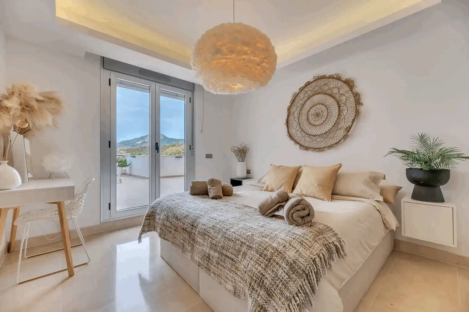 Habitación de Planta baja en venta en Benahavís con Aire acondicionado, Terraza y Trastero