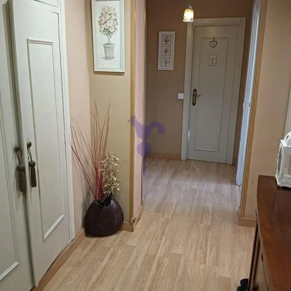 Piso en venta en León Capital  con Calefacción, Parquet y Terraza