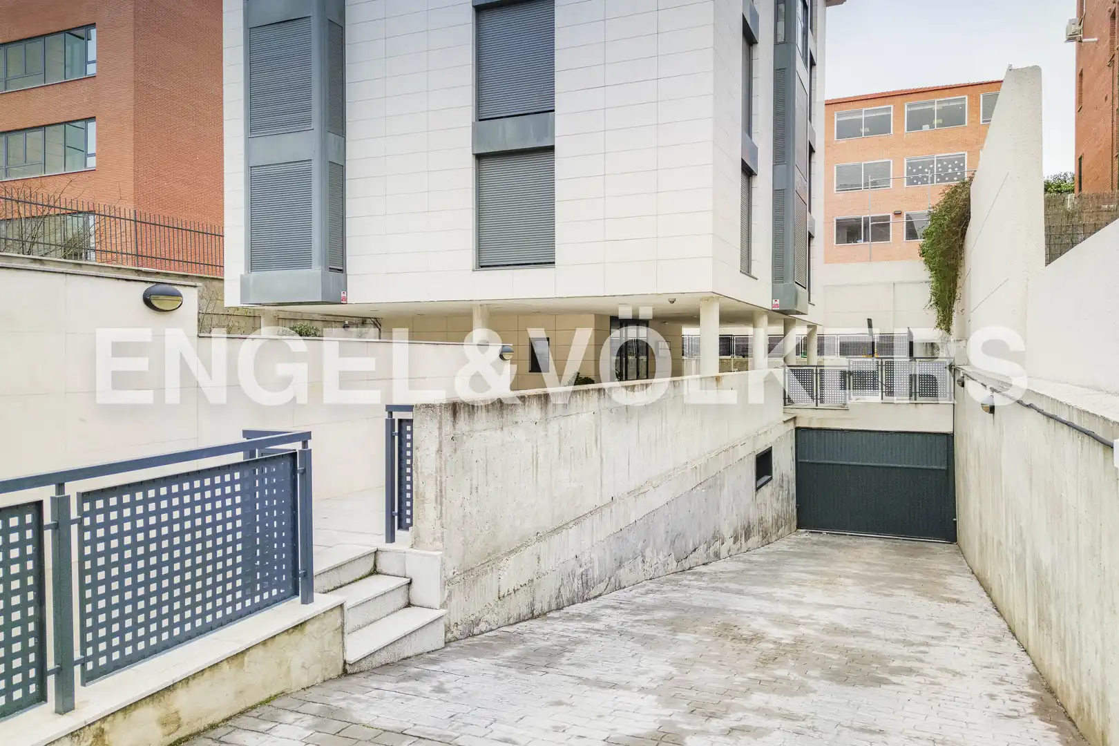 Vista exterior de Àtic de lloguer en Madrid amb Aire condicionat, Calefacció i Piscina