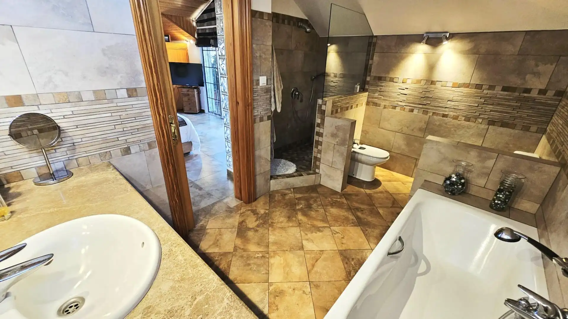 Baño de Casa o chalet en venta en Marbella con Jardín privado, Terraza y Piscina comunitaria