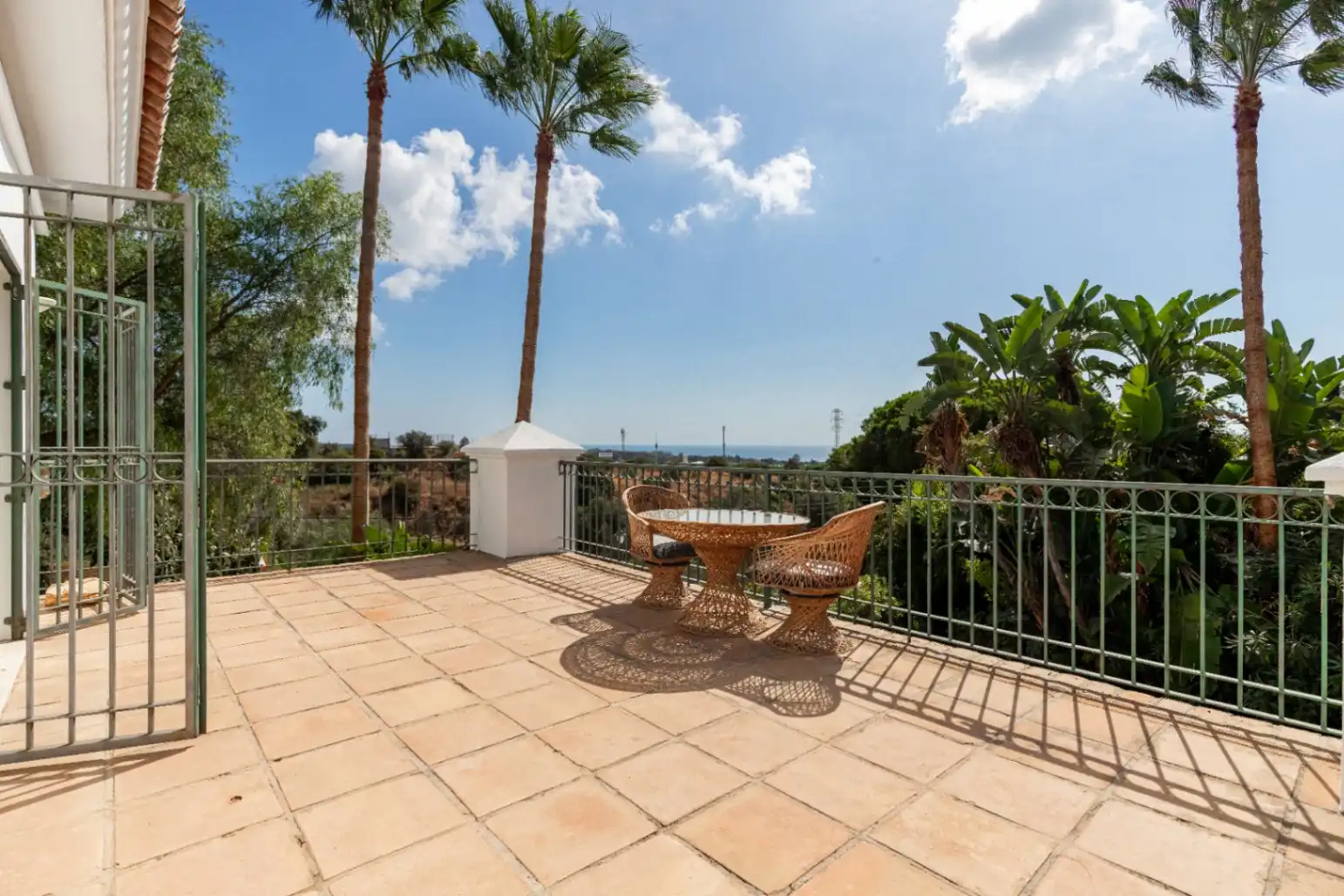 Terrassa de Casa o xalet en venda en Marbella amb Aire condicionat, Calefacció i Jardí privat