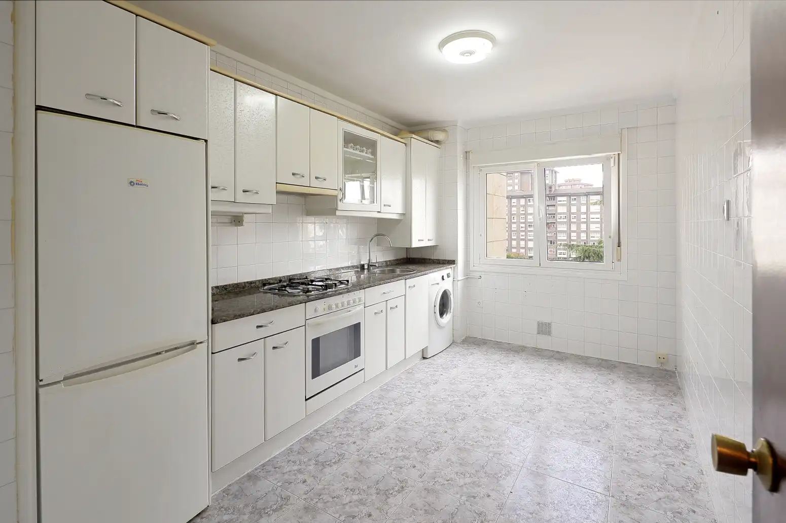 Cocina de Piso en venta en Gijón  con Calefacción y Parquet
