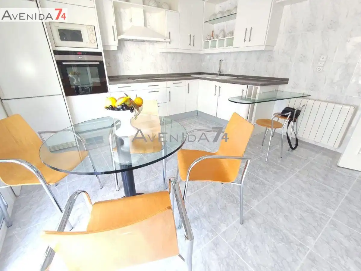 Houses for sale in Los Angeles - Apolonia