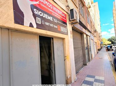 Local comercial de lloguer a Calle la Paz