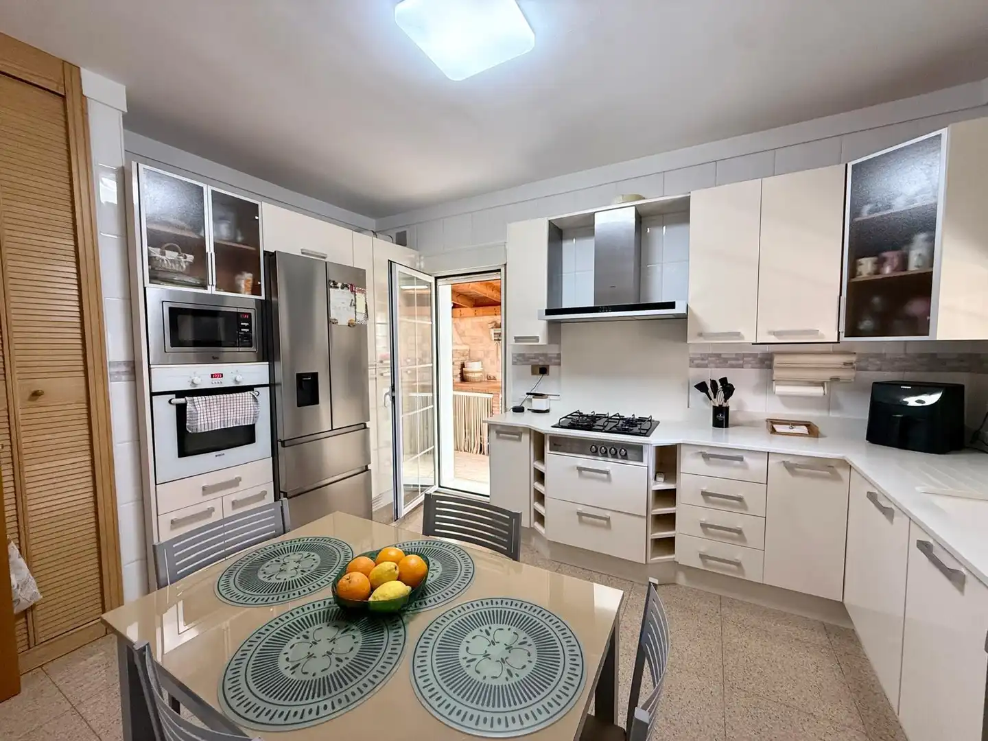 Cocina de Casa adosada en venta en Almería con Aire acondicionado, Jardín privado y Terraza
