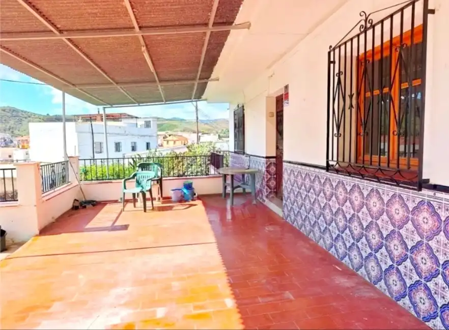 Vista exterior de Casa o xalet en venda en Vélez-Málaga amb Aire condicionat, Jardí privat i Terrassa