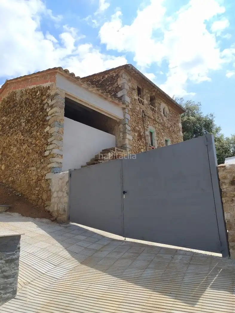 Casa rústica en venta en Ronda Dalt 16