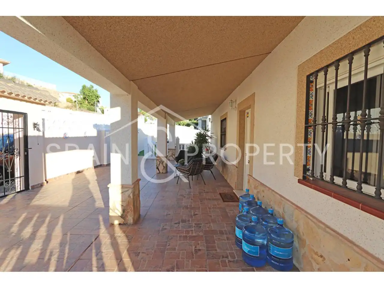 Vista exterior de Casa o xalet en venda en Turís amb Aire condicionat, Jardí privat i Terrassa