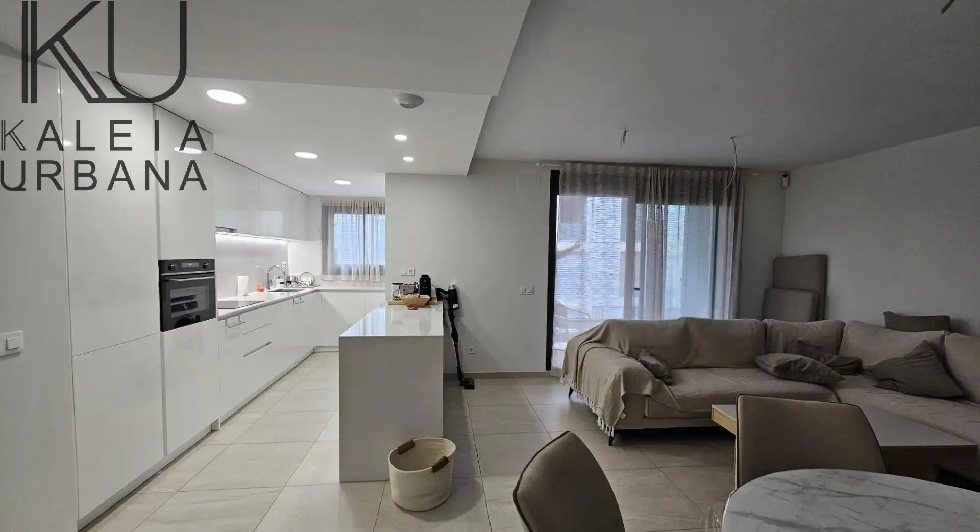 Cocina de Piso en venta en Alicante / Alacant con Aire acondicionado, Trastero y Amueblado