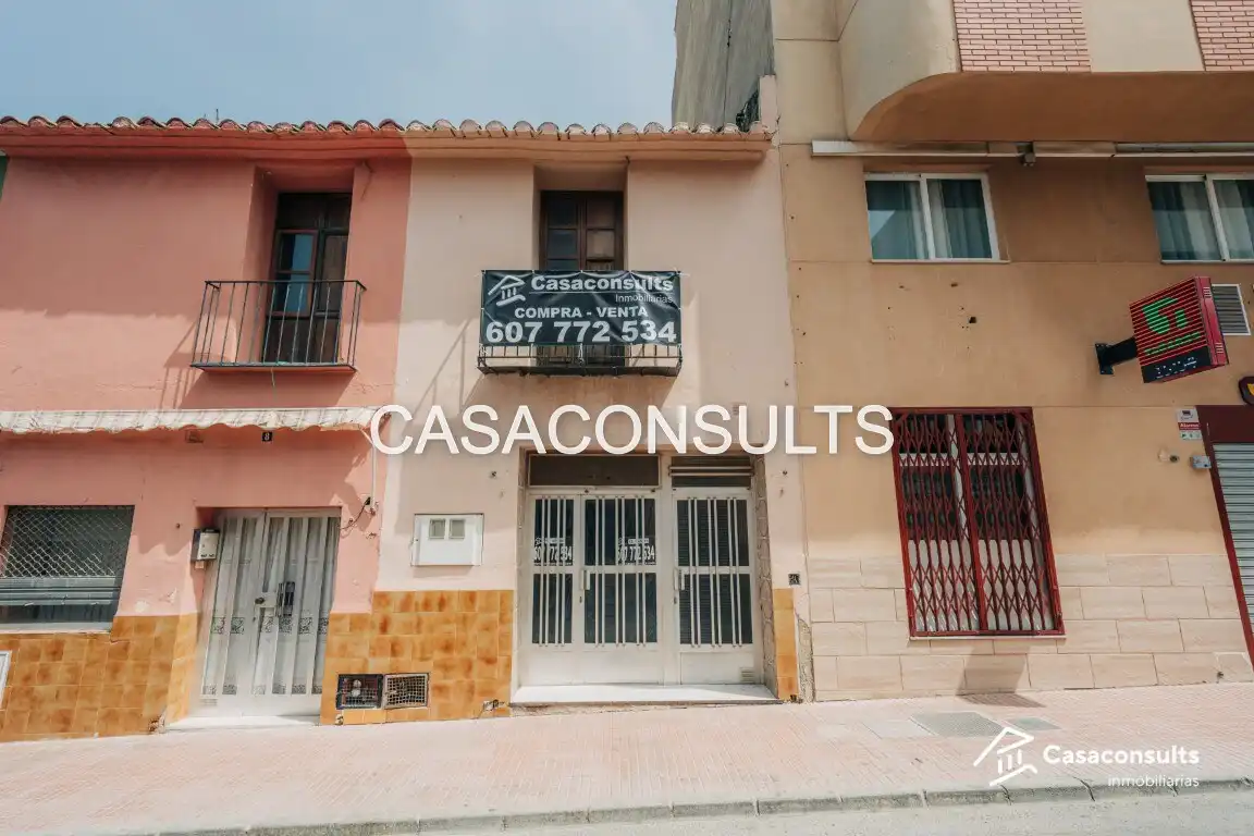 Casa con terraza en venta en Avinguda del Maestrat