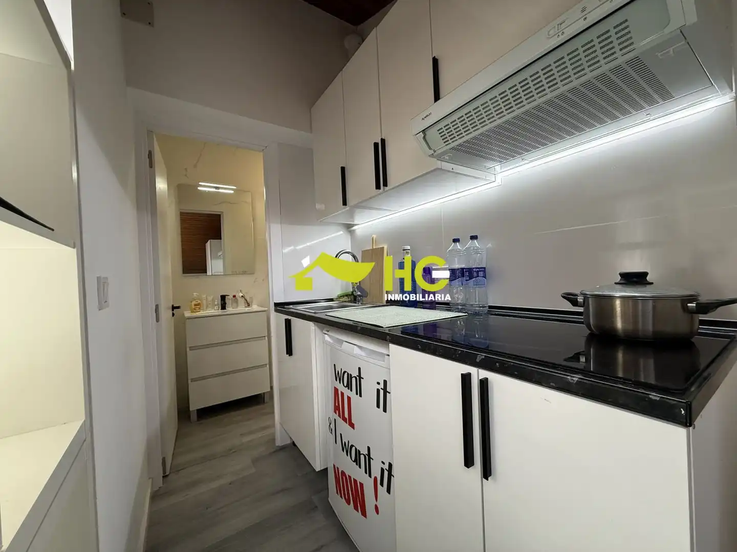 Cocina de Apartamento de alquiler en Madrid con Aire acondicionado, Calefacción y Amueblado