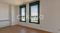 Bedroom of Flat for sale in  Madrid Capital  with Air Conditioner and Swimming Pool