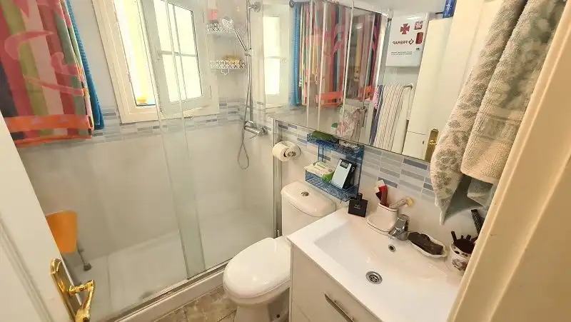 Baño de Casa o chalet en venta en Torrevieja con Aire acondicionado, Calefacción y Jardín privado