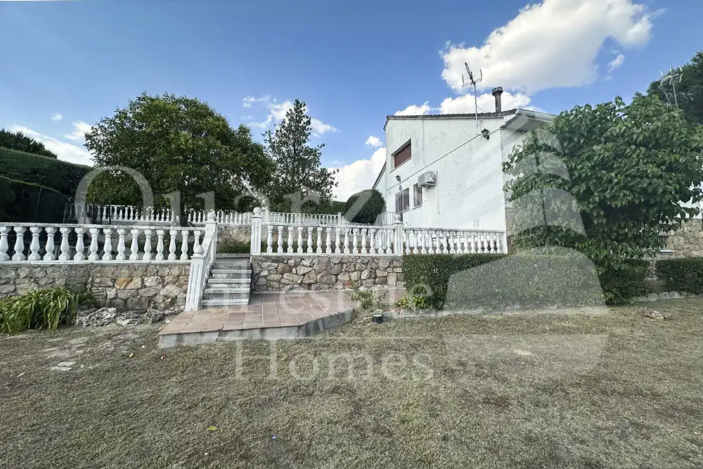 Houses for sale in Villaviciosa de Odón  with Air Conditioner, Heating and Private garden