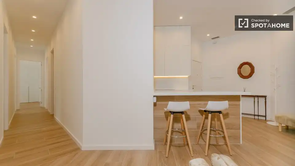 Appartamento con terrazza in affitto a L'Eixample, imagen 8