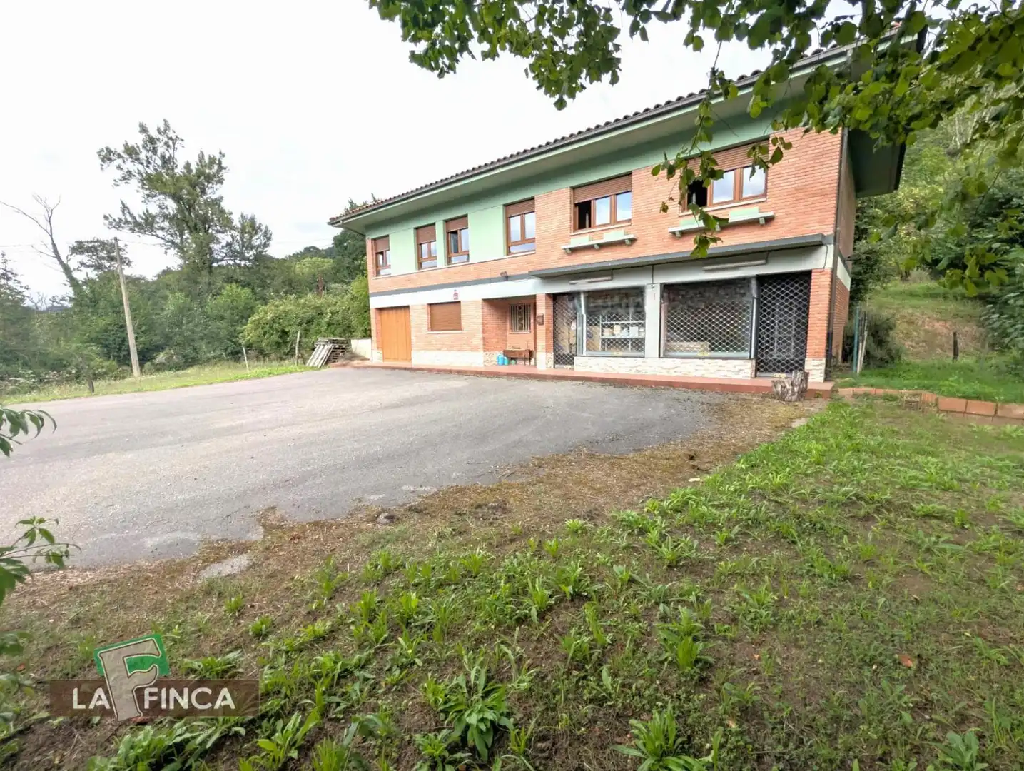 Vista exterior de Casa o xalet en venda en Siero amb Calefacció, Parquet i Terrassa