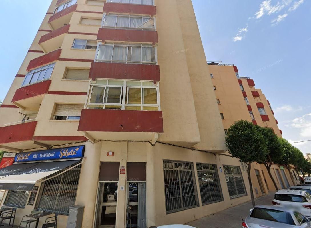 Vista exterior de Pis en venda en Reus amb Terrassa i Balcó