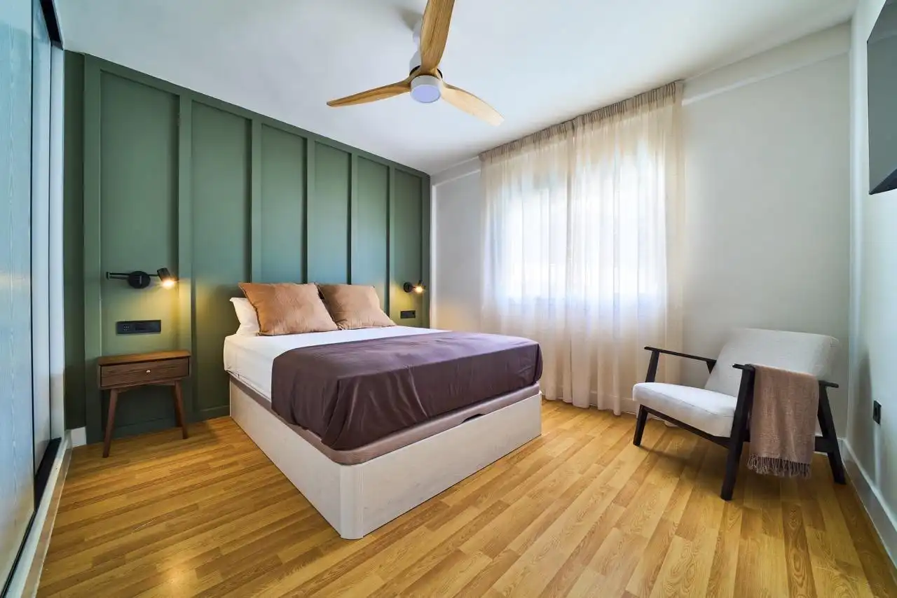 Habitación de Apartamento de alquiler en Fuengirola con Aire acondicionado, Terraza y Amueblado