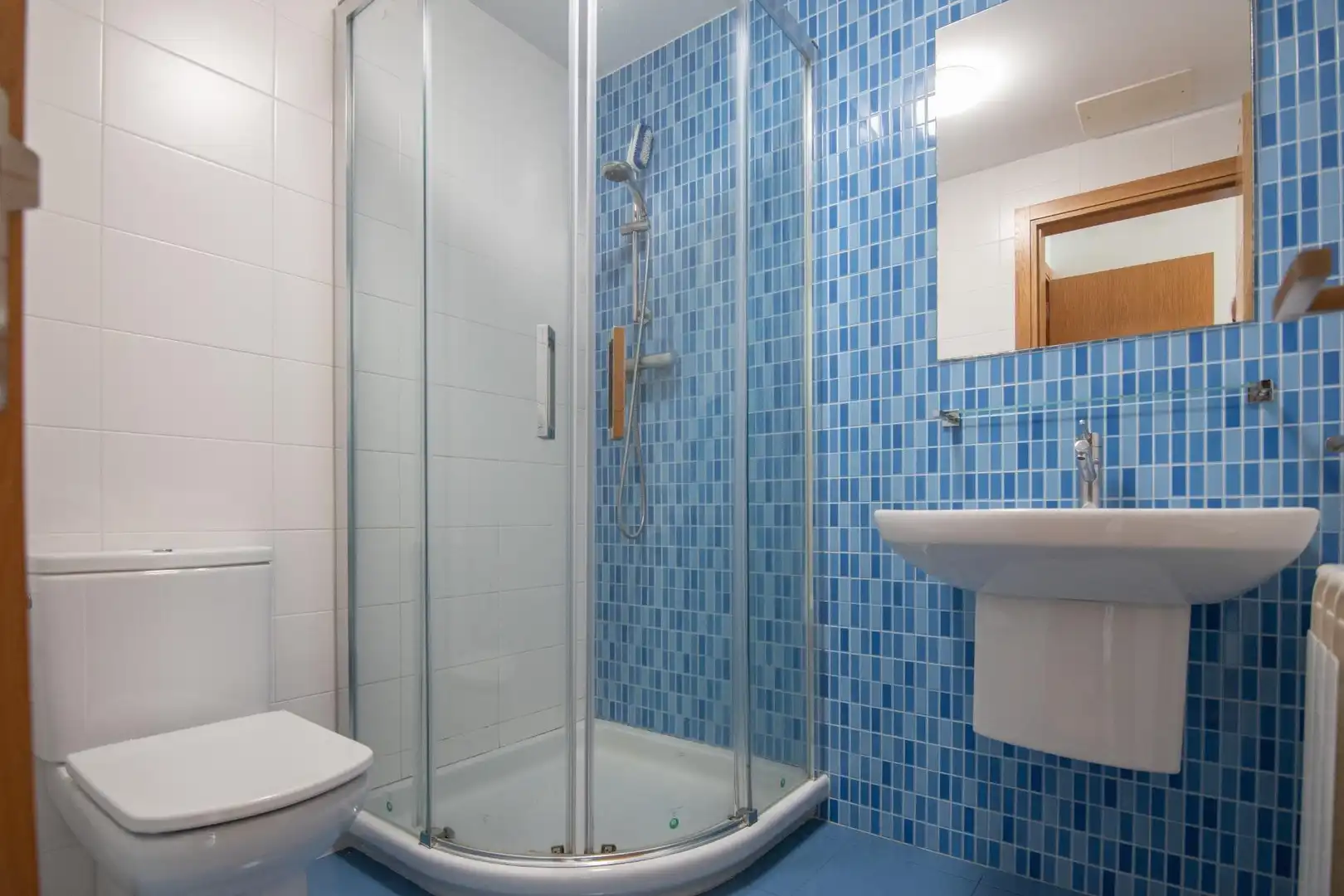 Baño de Piso en venta en A Coruña Capital  con Calefacción, Parquet y Trastero