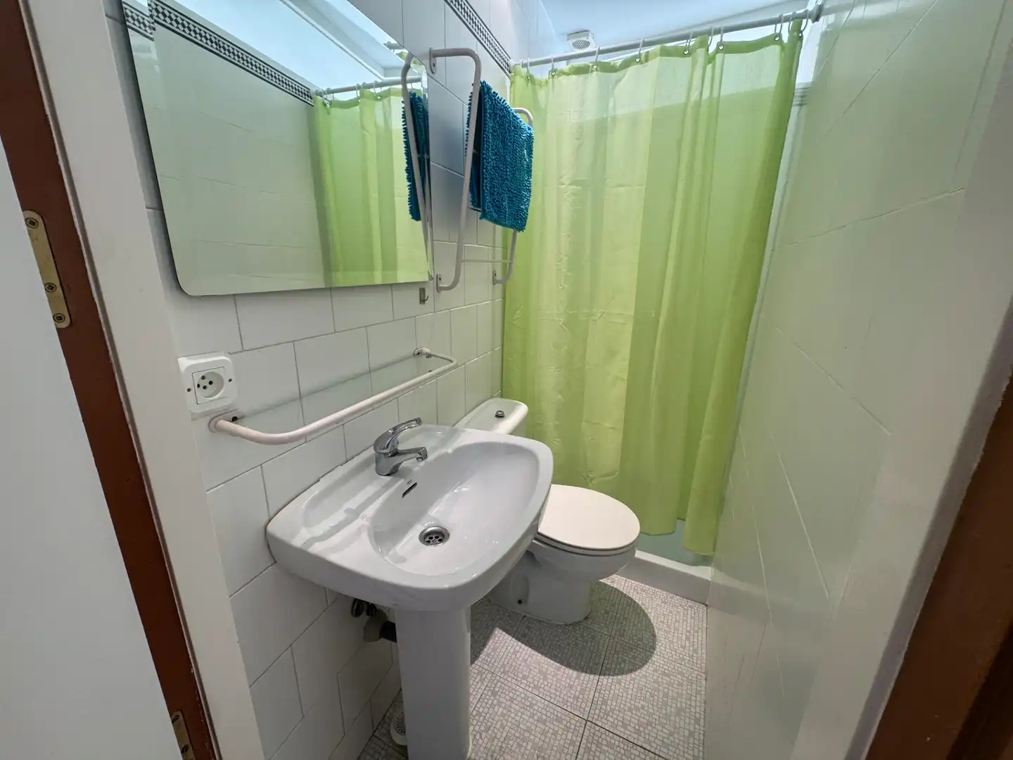 Bathroom of Flat for rent in Jaén  with Air Conditioner, Heating and Terrace