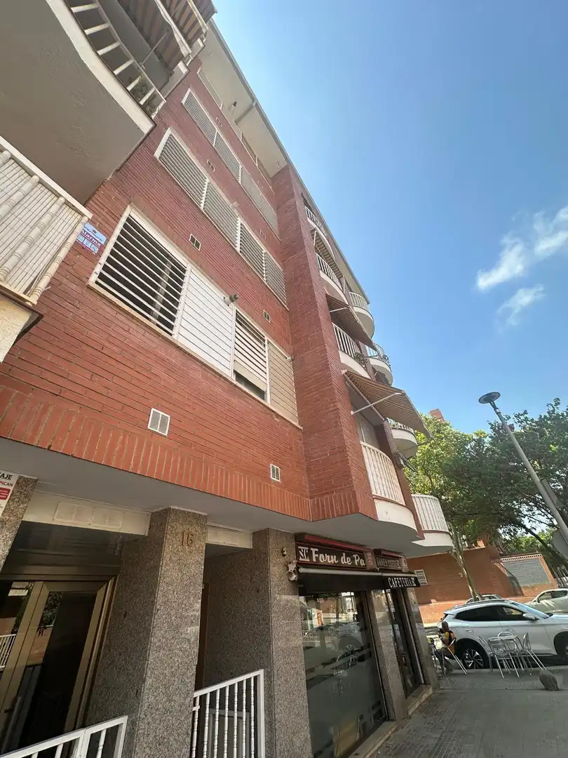 Vista exterior de Piso en venta en Viladecans