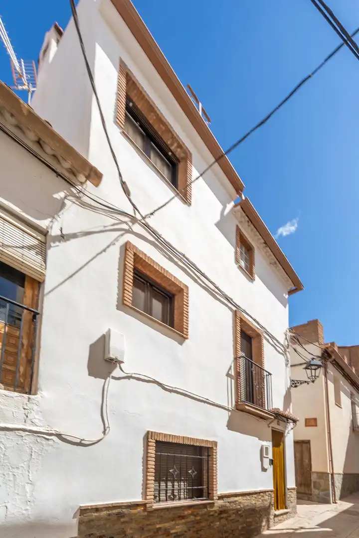 Vista exterior de Casa adosada en venta en Aldeire