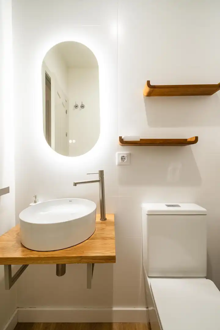 Baño de Piso de alquiler en Sevilla con Aire acondicionado, Calefacción y Amueblado