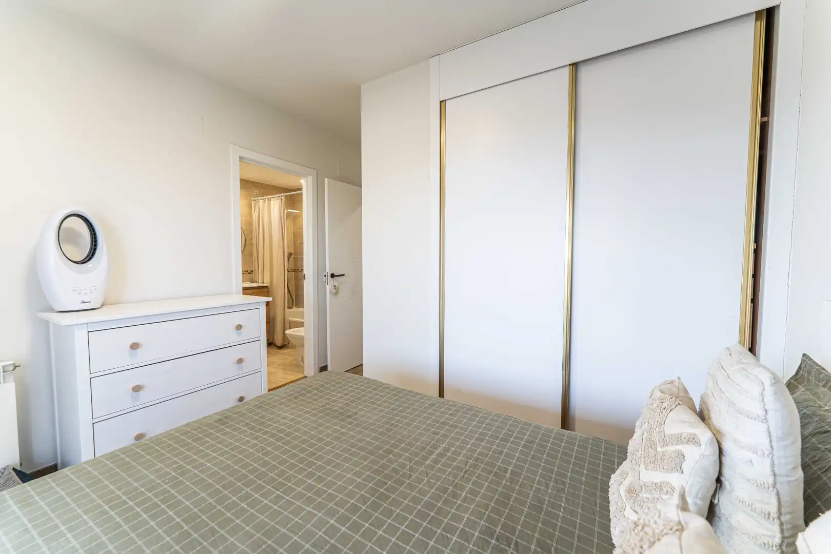 Habitación de Dúplex en venta en Arroyomolinos (Madrid) con Aire acondicionado, Calefacción y Terraza