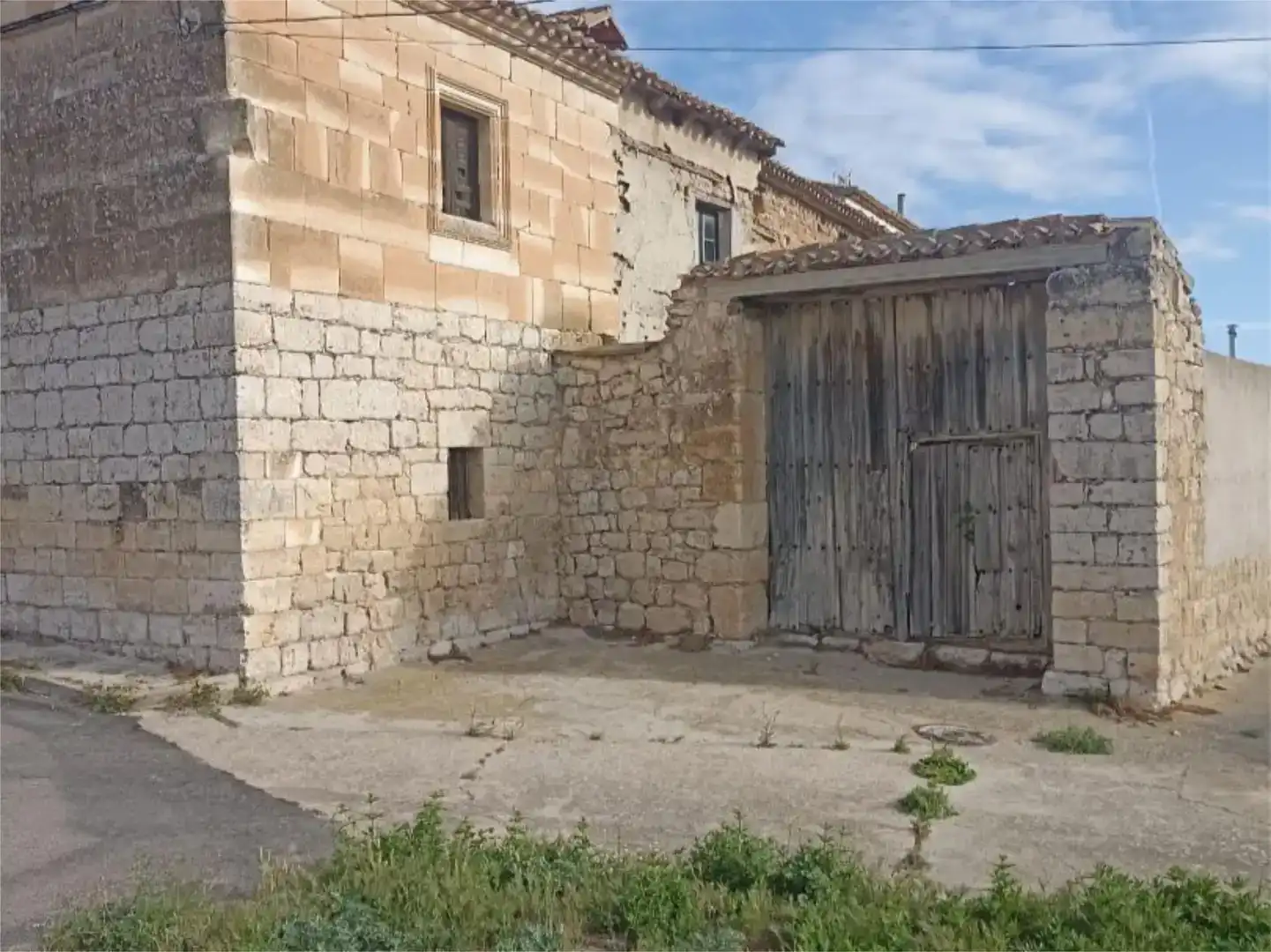 Vista exterior de Casa o xalet en venda en Valles de Palenzuela, Burgos