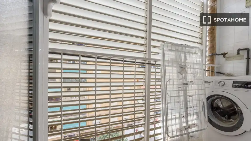 Terrassa de Pis de lloguer en Valencia amb Aire condicionat, Calefacció i Moblat