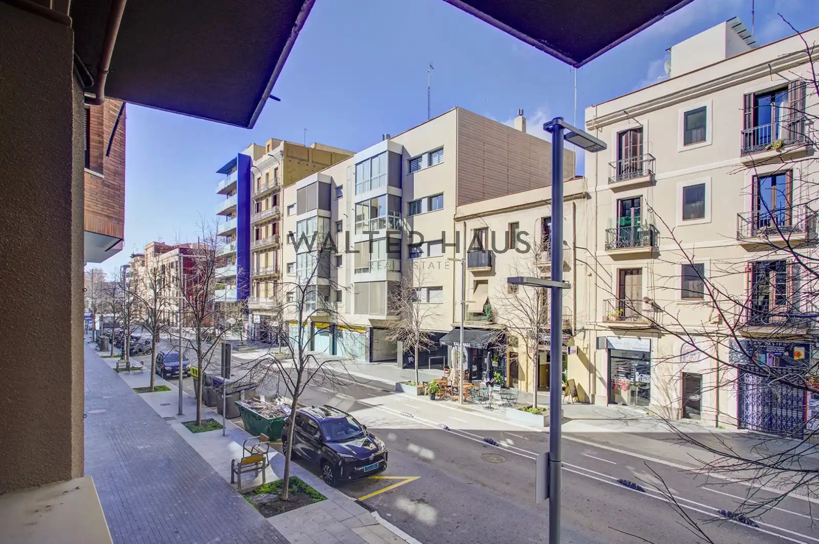 Exterior view of Office for sale in Barcelona  with Air Conditioner