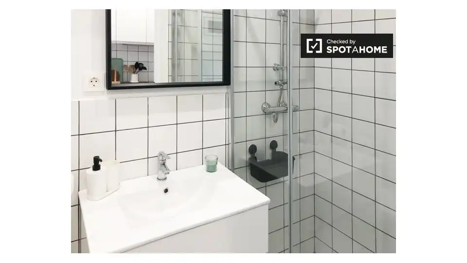 Room in Berango