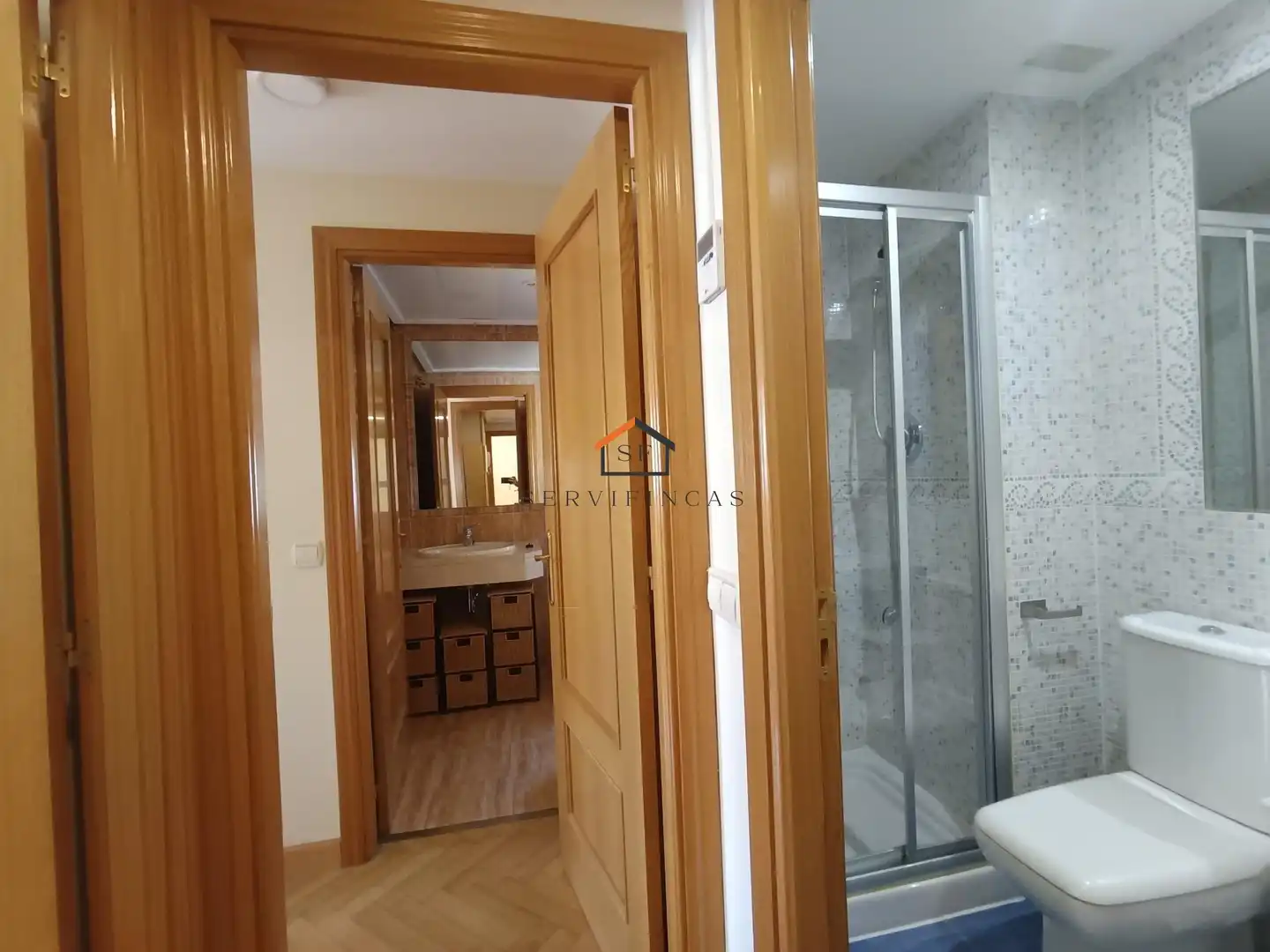 Bathroom of Flat for rent in Madrid  with Air Conditioner, Heating and Parquet flooring