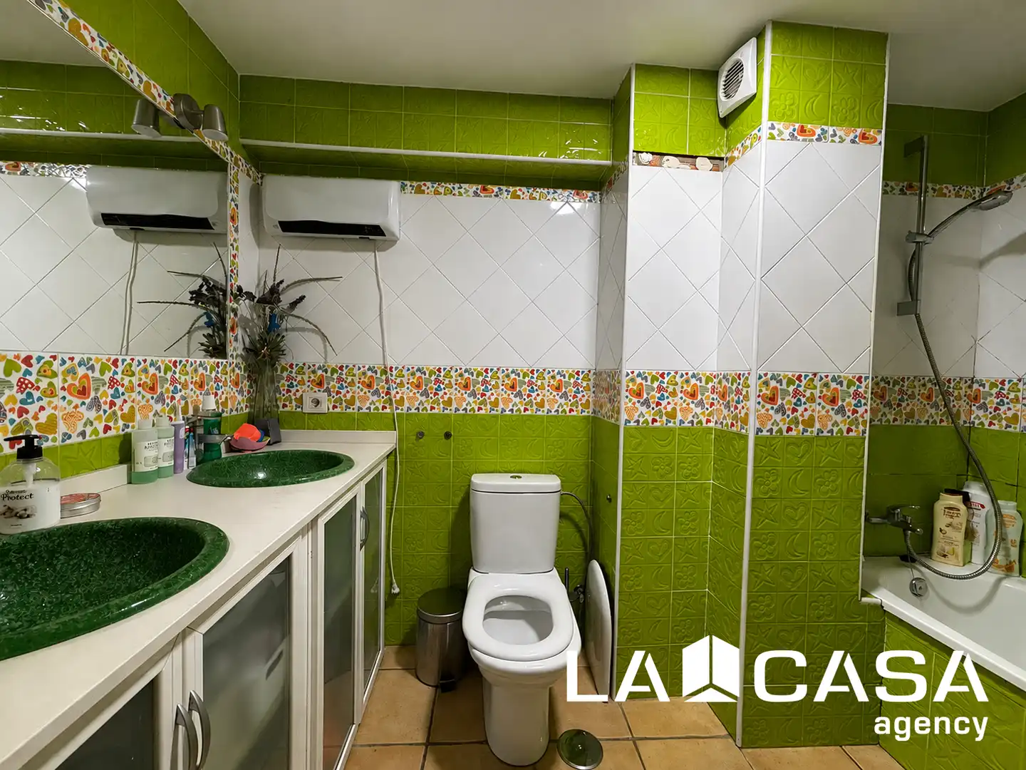 Bathroom of Flat for sale in Dos Hermanas  with Terrace