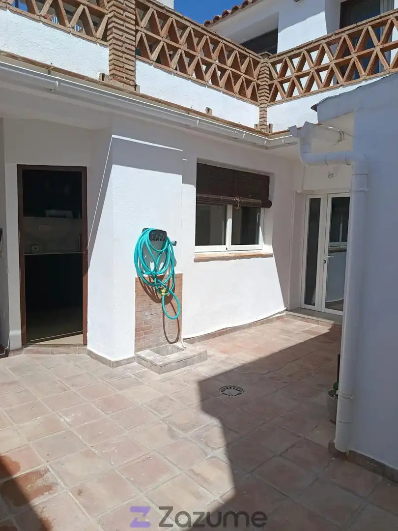 Terraza de Piso de alquiler en Pizarra con Aire acondicionado, Calefacción y Jardín privado