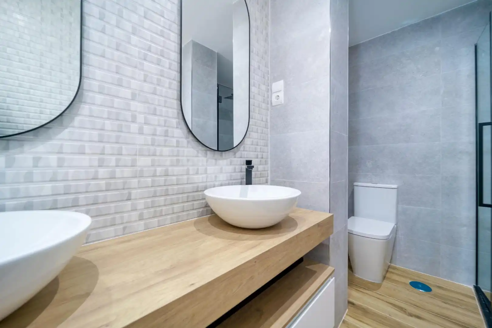 Badezimmer von Erdgeschoss zum Verkauf in Madrid mit Heizung und Terrasse