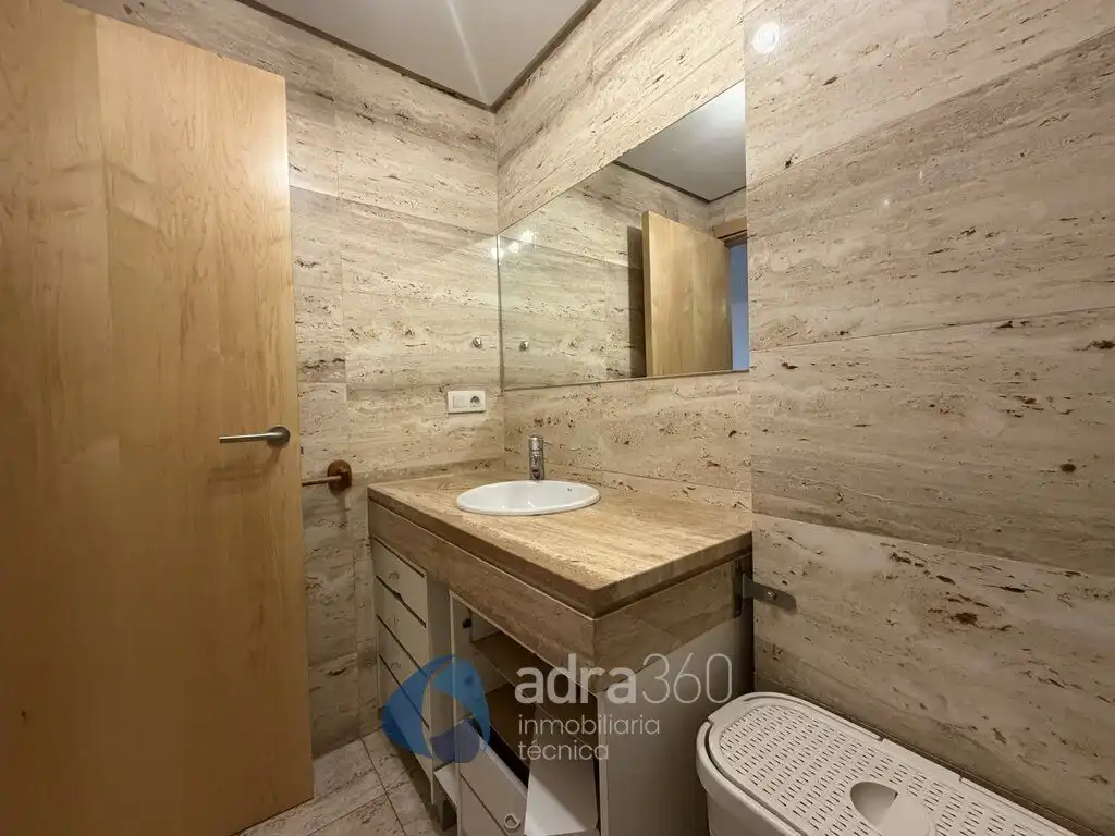 Baño de Piso en venta en La Cava - Fardachón