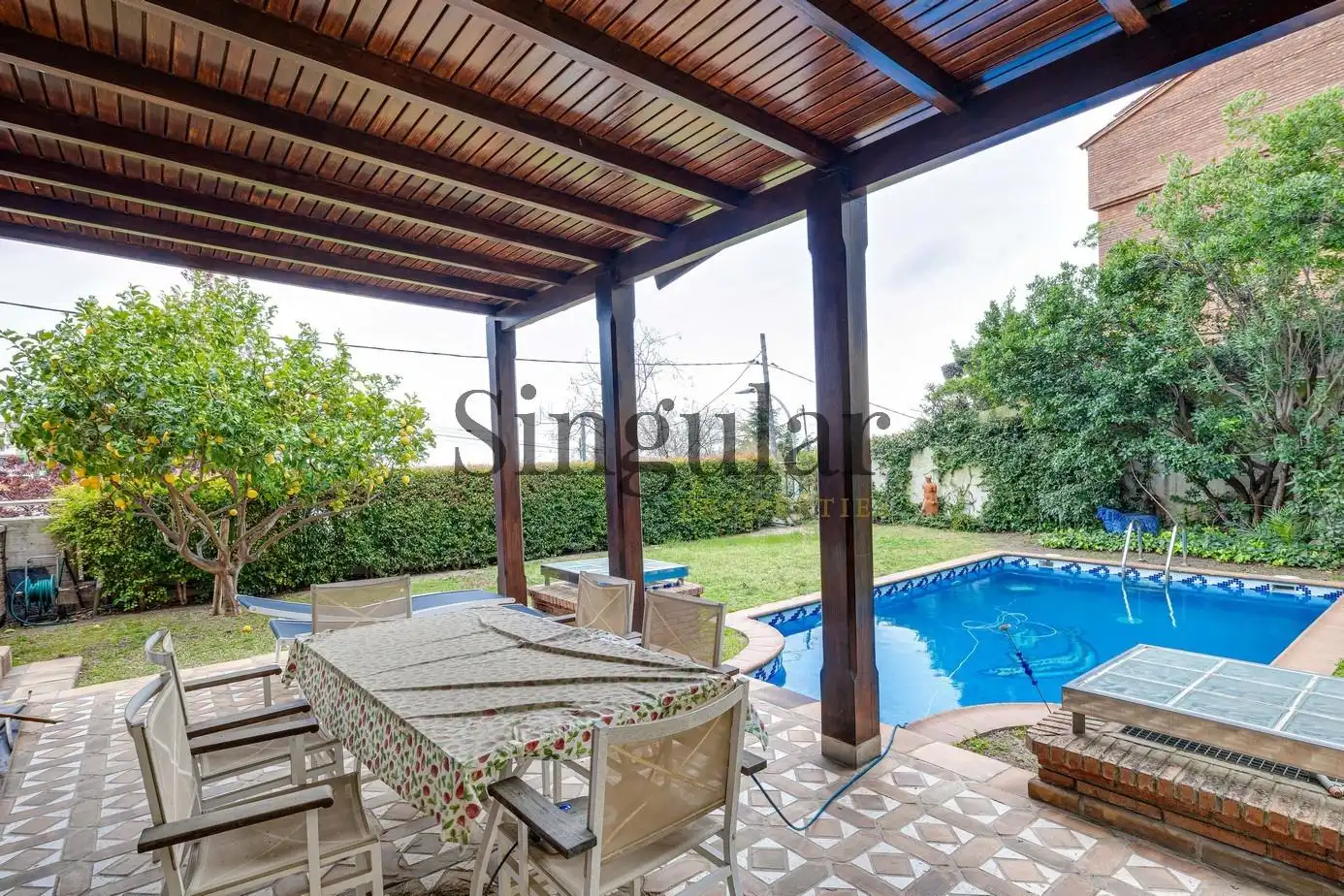Terrassa de Casa o xalet en venda en Esplugues de Llobregat amb Calefacció, Piscina i Jacuzzi