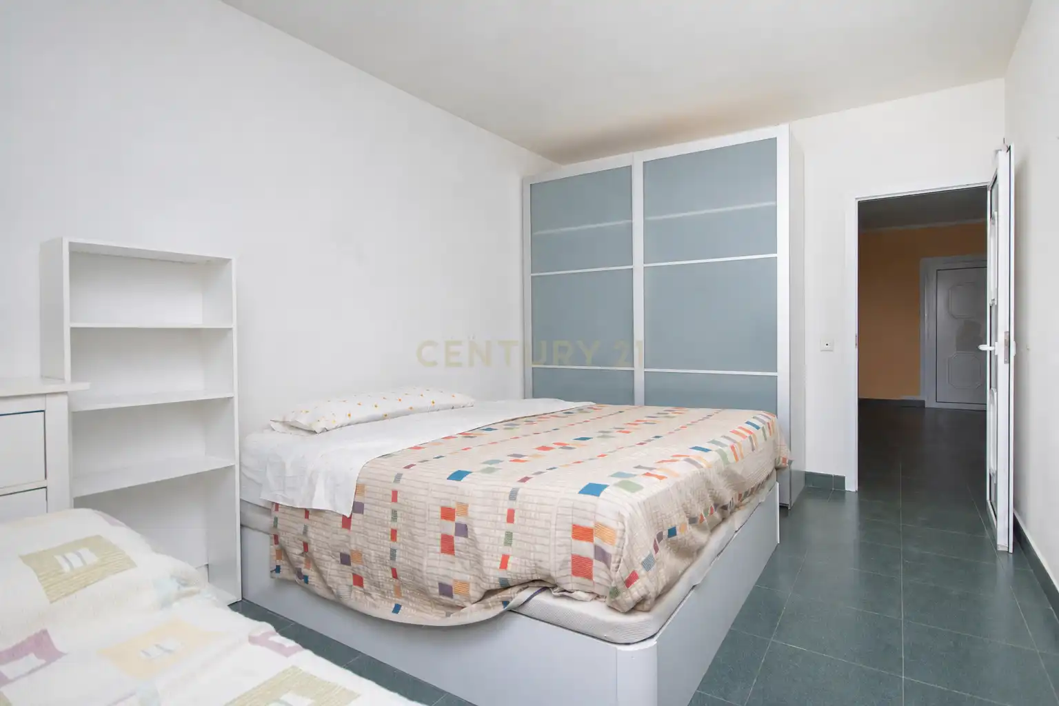 Habitación de Casa o chalet en venta en Alicante / Alacant con Jardín privado, Trastero y Piscina