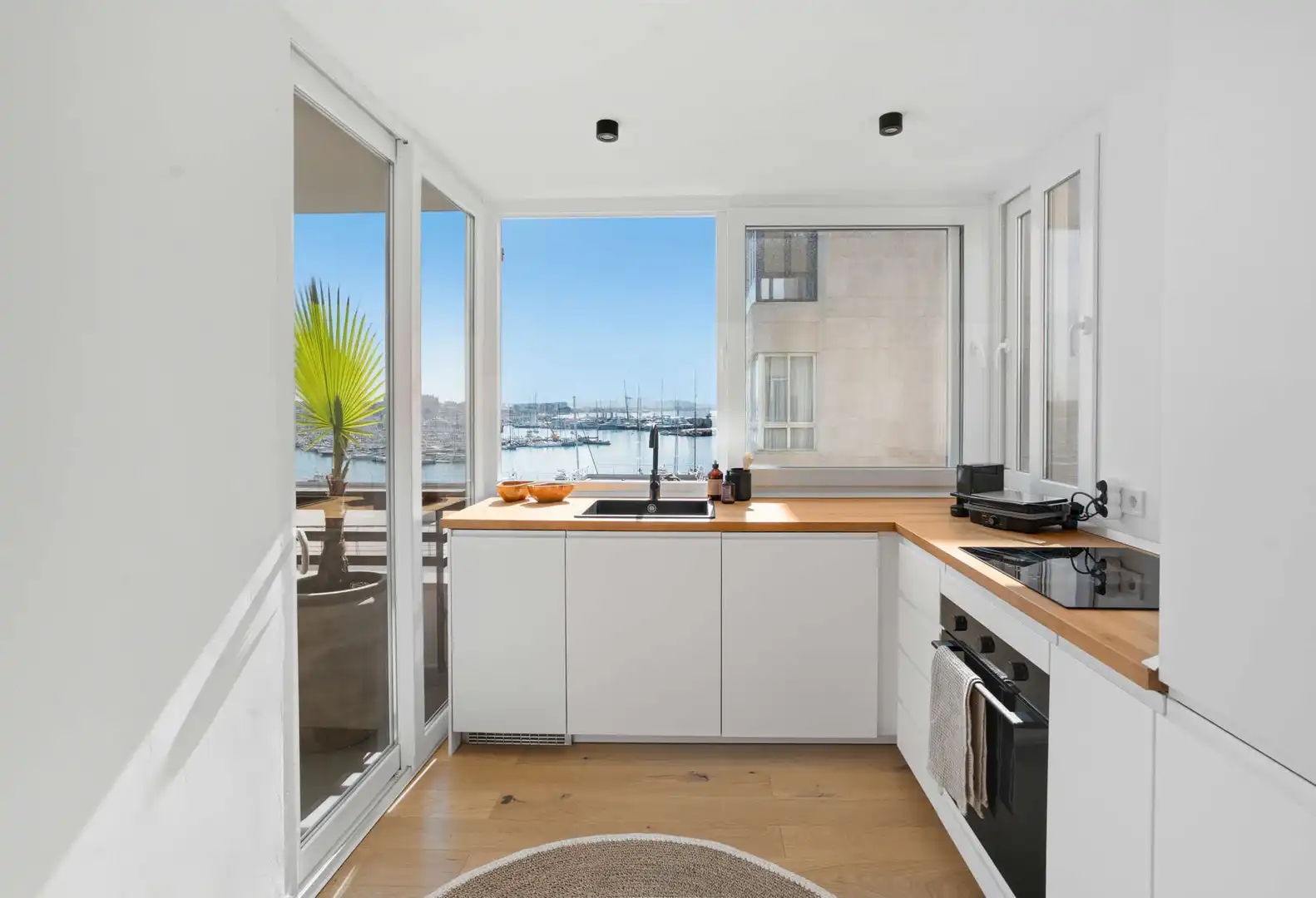 Kitchen of Flat for sale in  Palma de Mallorca  with Air Conditioner, Terrace and Furnished
