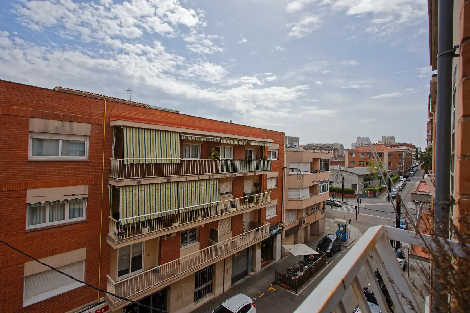 Exterior view of Flat for sale in Terrassa  with Air Conditioner and Balcony