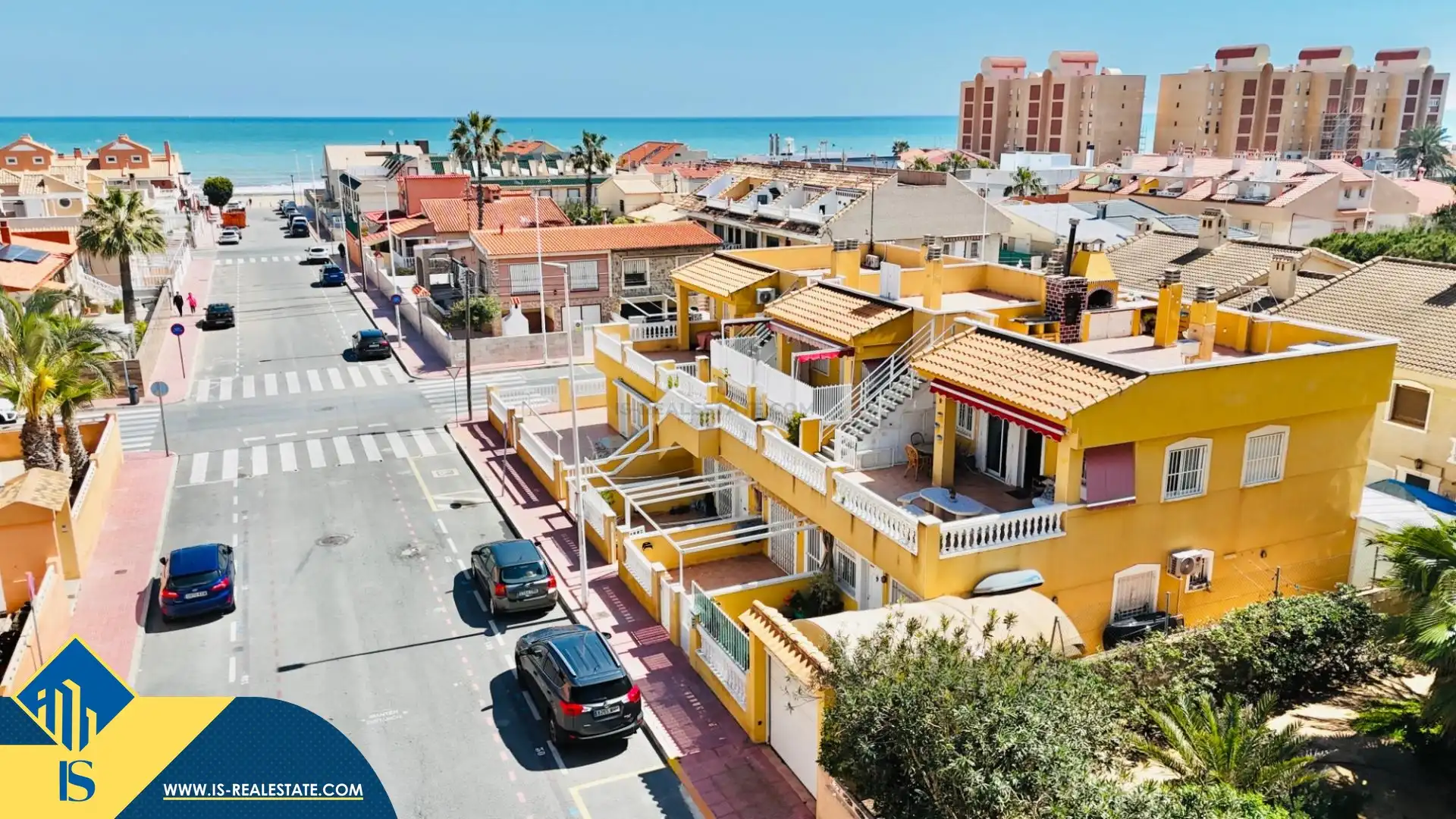 Casa amb terrassa en venda a La Mata